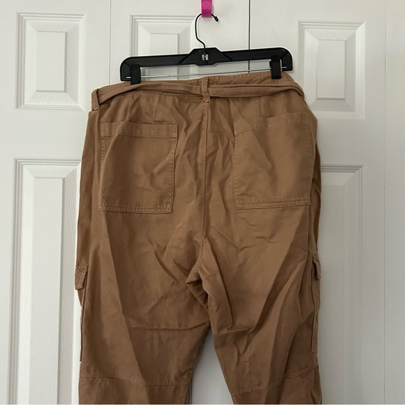 Banana Republic Jogger Cut Cargo Pants - Picture 14 of 15